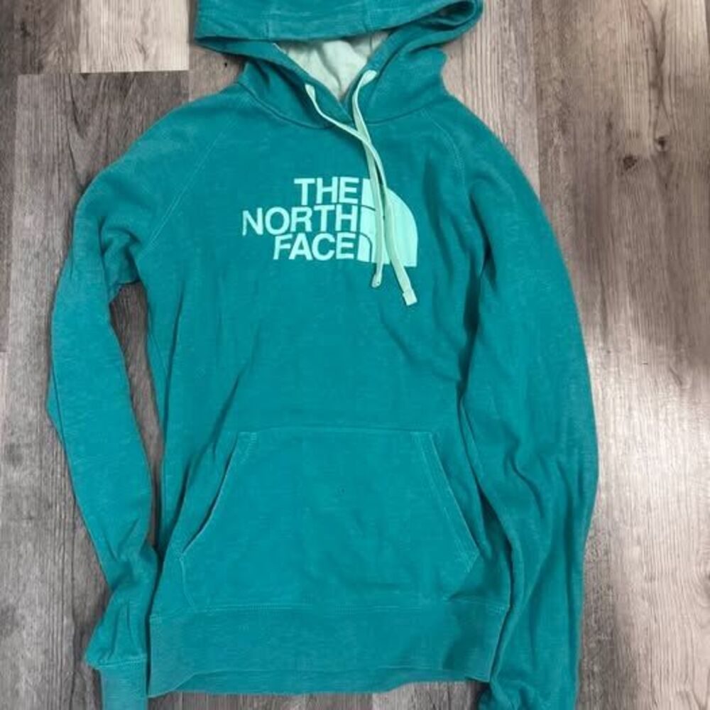 The north face marine blue sweater women’s size S